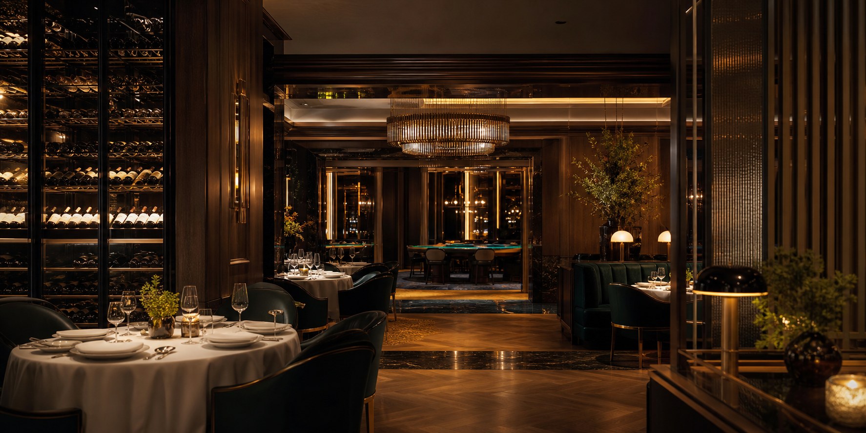 Interiér restaurace Kynorivex s prostřenými stoly